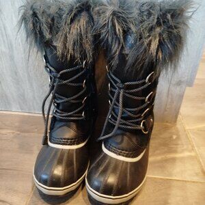SOREL - Youth Joan of Arctic Waterproof Winter Boot for Kids size 4